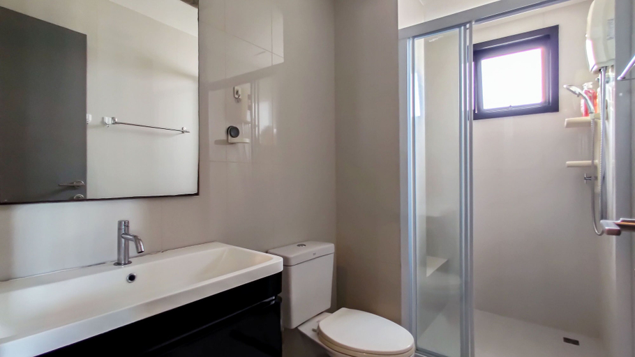 Bathroom 4, Pattaya Central Sea View Pool Suite, Pattaya