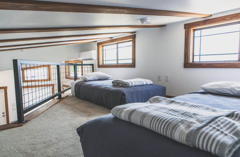 Bedroom 2, Mystic Quarry, Comal