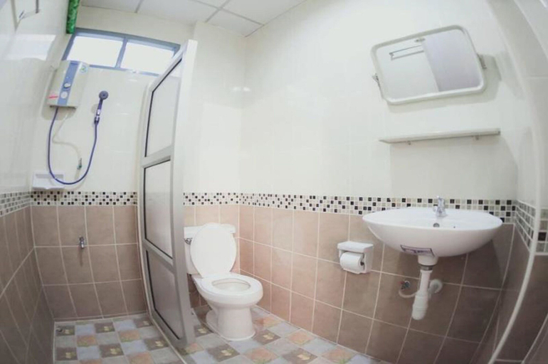 Bathroom, Pumarin Resort, Hat Yai