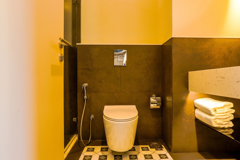 Bathroom 5, 7 Apple Hotel Jal Mahal Jaipur, Jaipur