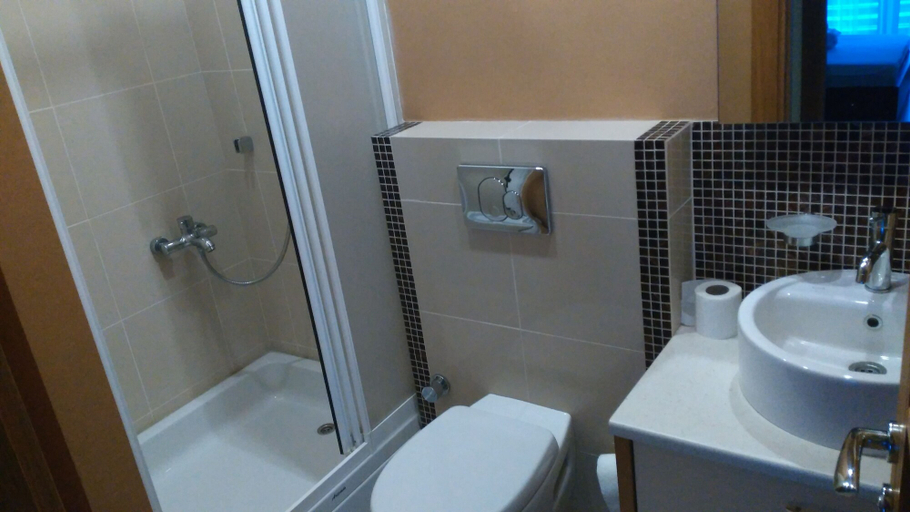 Bathroom 3, Fly Suites, Tuzla