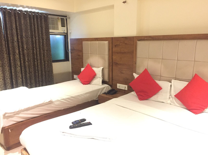 Bedroom 3, Hotel Regal Inn, Mumbai Suburban