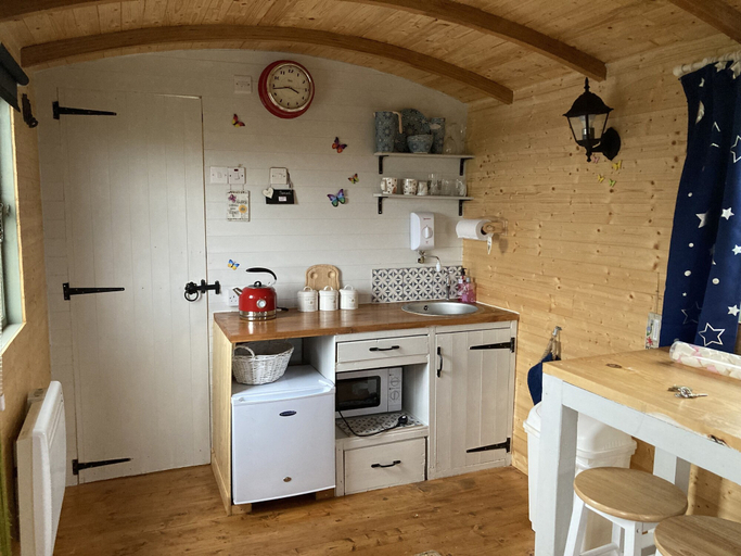 Others 1, Captivating 1-bed Cabin in Middlesbrough, North Yorkshire