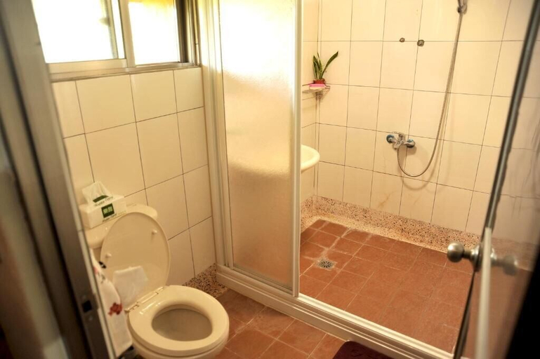 Bathroom 3, Fengnan Tianzhuang Homestay, Hualien