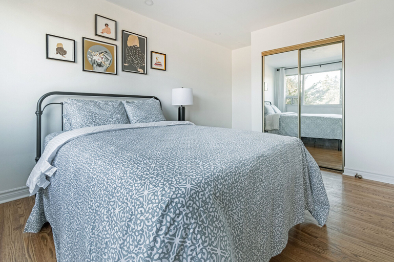 Bedroom 2, Family & Corporate home in Mississauga, Peel