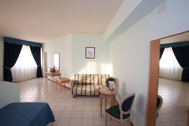 Bedroom 3, Il Partenone Resort Hotel, Reggio Di Calabria