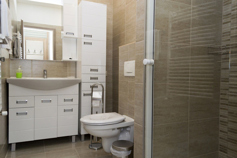 Bathroom 5, Ditta Rooms Debrecen, Debrecen