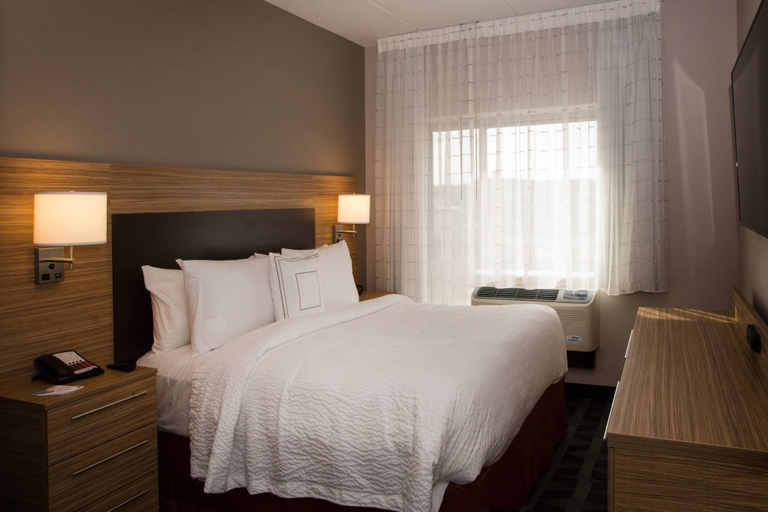 Bedroom 2, TownePlace Suites by Marriott Pittsburgh Cranberry Township, Butler