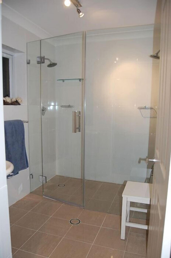 Bathroom, The Kitchen Cottage, Blue Mountains