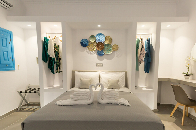 Bedroom 5, Perissa Bay, South Aegean