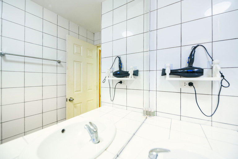 Bathroom 4, Happy Vikings - Beachfront, Pattaya