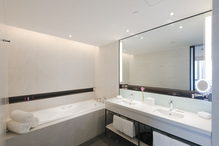 Bathroom 4, INNSiDE by Meliá Zhengzhou, Zhengzhou