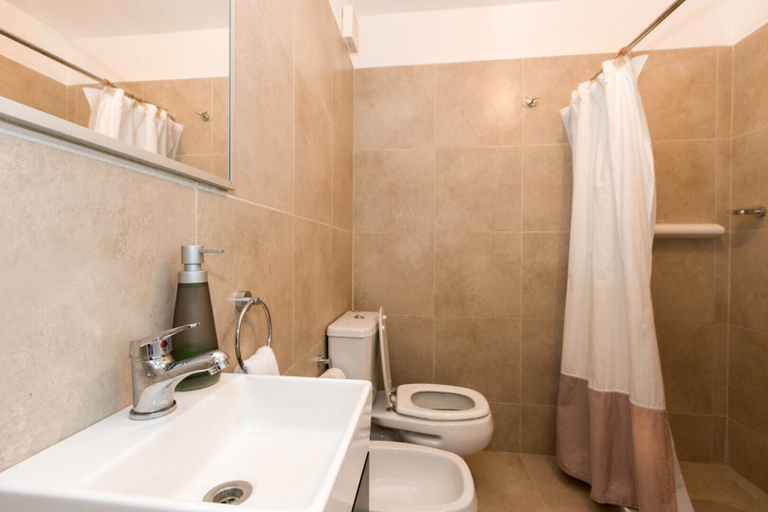 Bathroom 4, Edificio Miradores del Beagle, Ushuaia