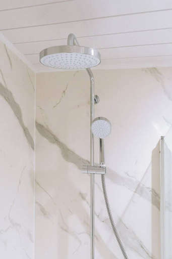 Bathroom 2, Snug & Serene 2BD Flat - Roseburn, Edinburgh