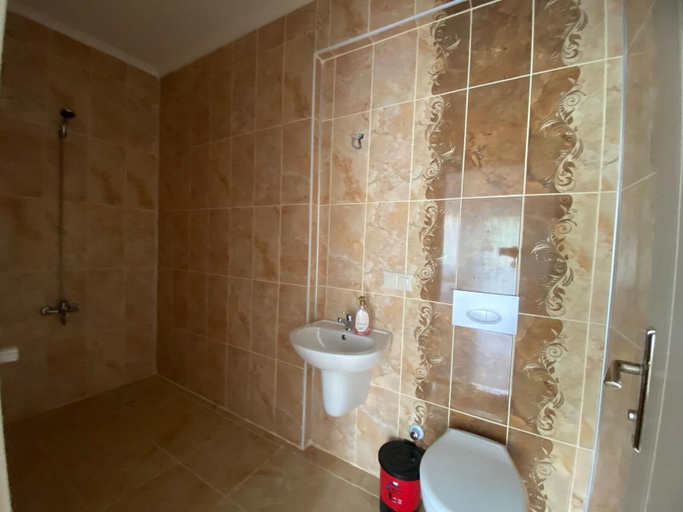 Bathroom 3, Kasustu Home, Yomra