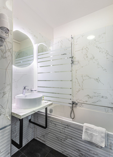 Bathroom 4, Hotel Jardin Croisette, Alpes-Maritimes