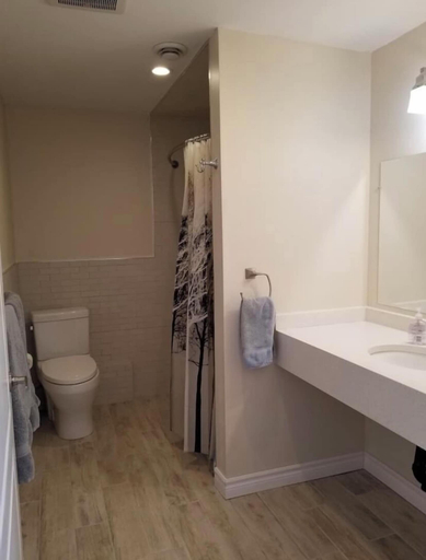 Bathroom 2, Sunnyside Resort, Nipissing