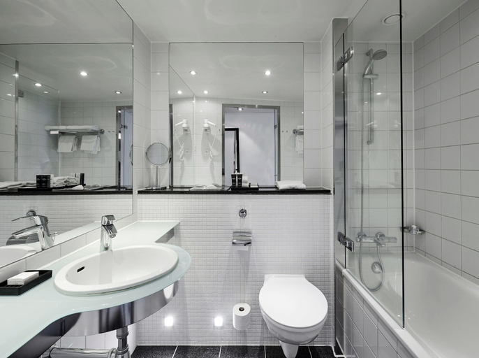 Bathroom 4, The Square, Copenhagen