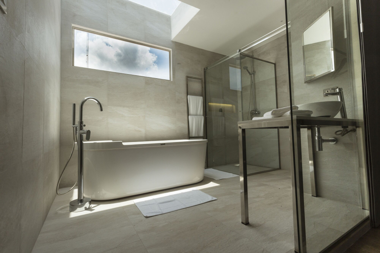 Bathroom 3, Cosmopolitano Hotel Boutique, Andrés Ibáñez
