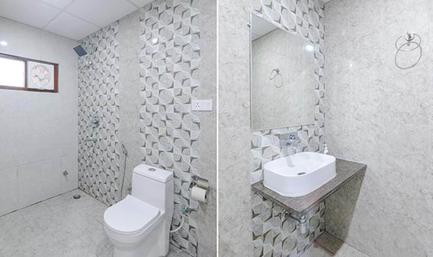 Bathroom, FabHotel The Gahmar Inn, Lucknow