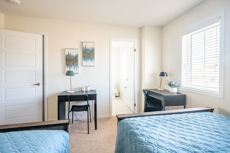 Bedroom 3, New 3BR Townhouse, Minutes to Niagara Falls and Brock University by GLOBALSTAY, Niagara