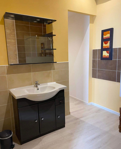 Bathroom 4, Jardin-d'Arcy, Charente-Maritime