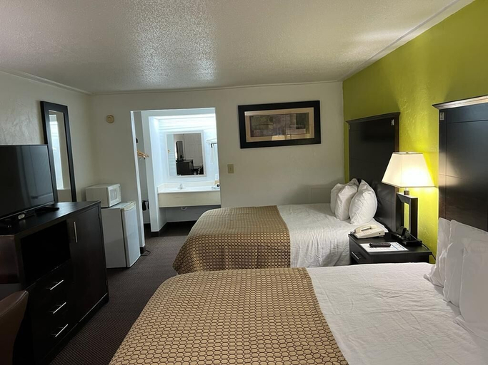 Bedroom 3, Driftwood Inn, Columbia
