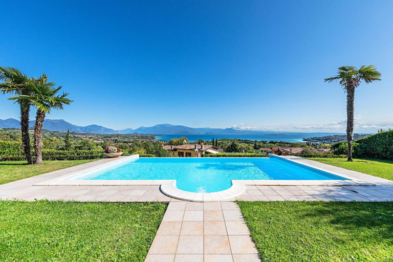 Others 2, Villa Perla con Piscina by Wonderful Italy, Brescia