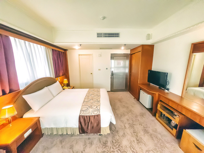 Bedroom 2, FoungJia Hotel, Penghu