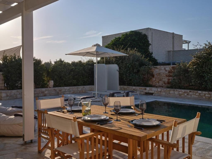 Food & Drinks 5, Empire Luxury Villas, South Aegean