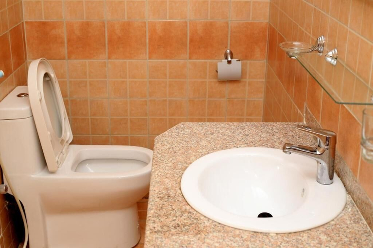 Bathroom 3, Guest Pride Hotel Kano, Fagge