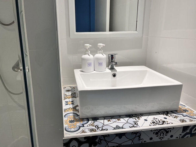 Bathroom 3, Aowmana Hotel, Ratchathewi