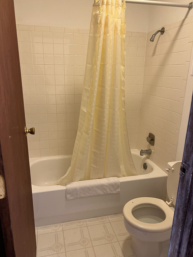 Bathroom 2, Lebanon Inn Motel, Warren