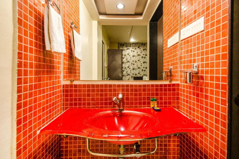 Bathroom 3, Fabhotel Prime Sanket Inn, Pune
