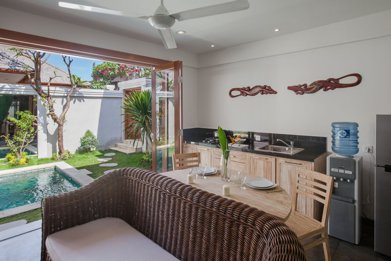 Food & Drinks, Two Lizards Villas, Denpasar