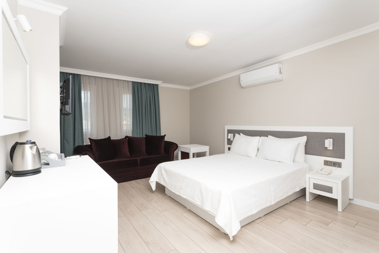 Bedroom 2, Bay Nihat Lale Otel, Ayvalık