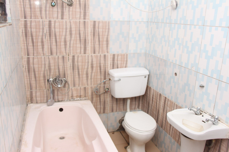 Bathroom 5, Dubys Suites Dutse, AbujaMun
