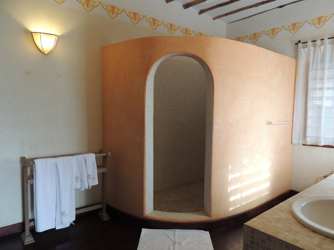 Bathroom 4, Hotel Villa Malindi, Malindi