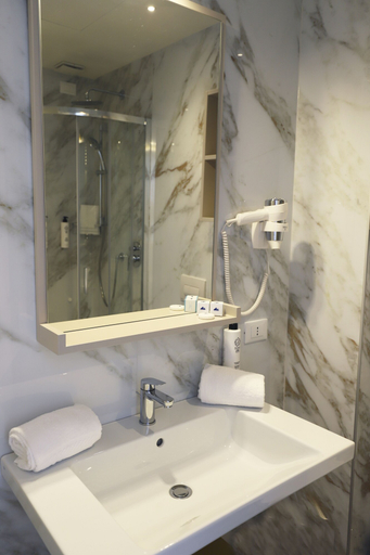 Bathroom 4, Hotel Fonte Boiola, Brescia