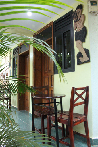 Others 5, chel and vade cottages, Jinja