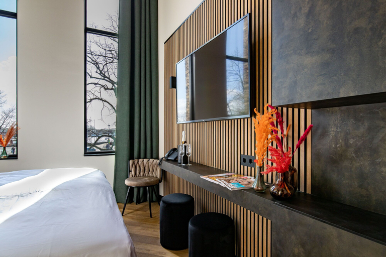 Bedroom 2, Monument Hotel, Zaanstad