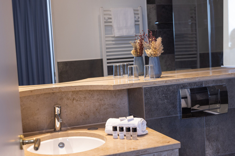 Bathroom 4