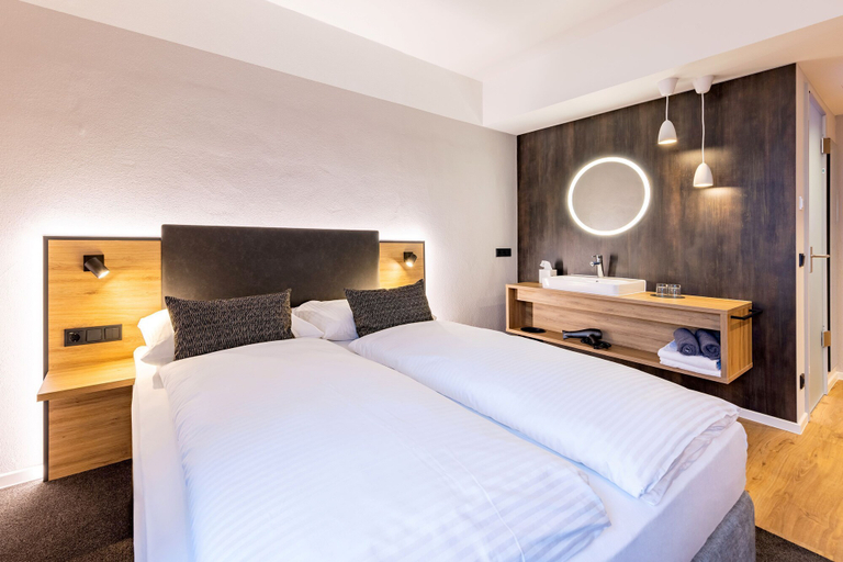Bedroom 4, BOLLWERK Lifestyle Hotel - automatisiertes Hotel mit Self Check In, Oberallgäu