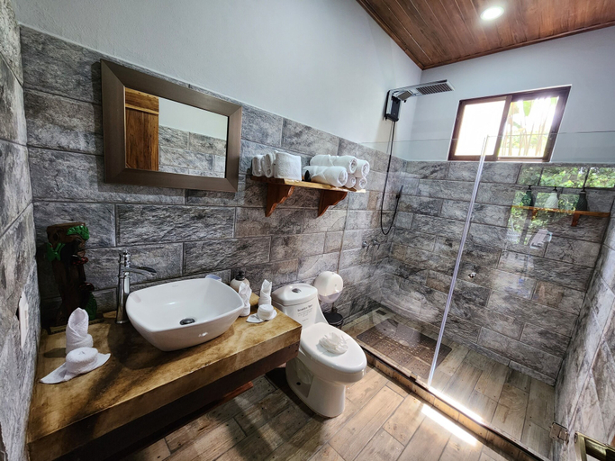 Bathroom 3, Cabañas Caeli Rainforest Glass Cabin El Congo La Fortuna, San Ramón