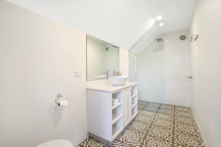 Bathroom 3, Beyond Bliss - Guesthouse 2, Alpine - East