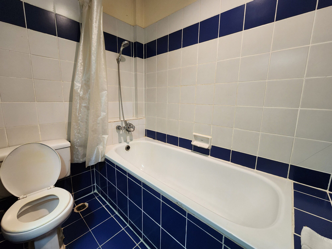Bathroom 17