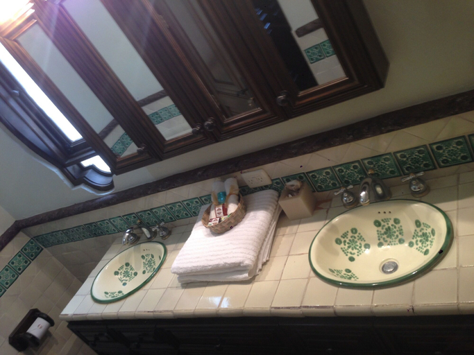 Bathroom 3, Casa San Miguel el Grande, Allende