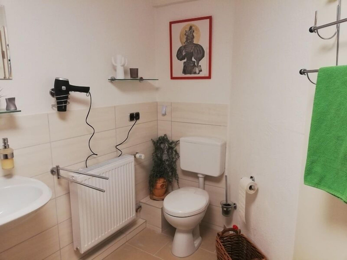 Bathroom 3, Schulinska Apartment, Hochsauerlandkreis