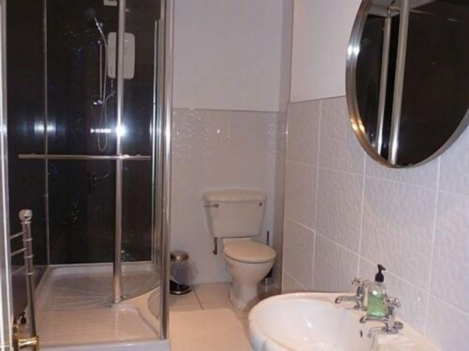 Bathroom 4, Hedgefield House Hotel, Gateshead