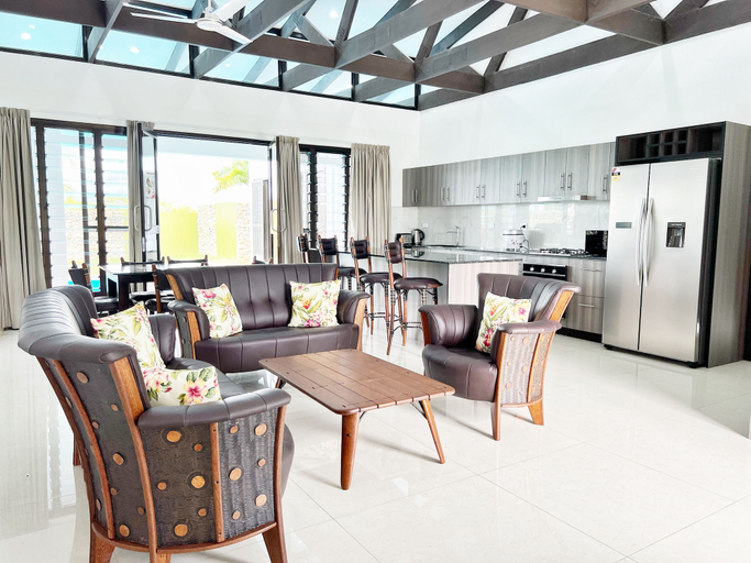 Others 3, Paradise Villas, Ba